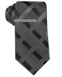 The path to success will be easy to follow in this grid silk tie from Alfani. The path to success will be easy to follow in this grid silk tie from Alfani.