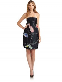 THE LOOKAbstract floral printPadded, structured bodiceBubble hemColorblock backBack zip with hook-and-eye closureTHE FITAbout 29 from top to hemTHE MATERIALSilkSilk liningCARE & ORIGINDry cleanMade in ItalyModel shown is 5'11 (180cm) wearing US size 4. THE LOOKAbstract floral printPadded, structured bodiceBubble hemColorblock backBack zip with hook-and-eye closureTHE FITAbout 29 from top to hemTHE MATERIALSilkSilk liningCARE & ORIGINDry cleanMade in ItalyModel shown is 5'11 (180cm) wearing US size 4.