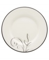 A fluid contemporary pattern with subtle shimmer dances along the edging of this versatile plate. As a stylish accent for entertaining or a simple way to spruce up an everyday meal, the Voila collection always looks right.