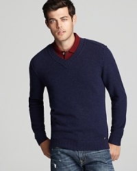 The exposed seam detail of this BOSS Orange V-neck turns a classic design inside out for a prized modern essential, crafted in pure virgin wool for extra comfort. The exposed seam detail of this BOSS Orange V-neck turns a classic design inside out for a prized modern essential, crafted in pure virgin wool for extra comfort.