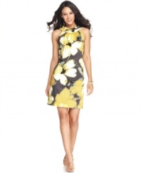 Jessica Howard's dress is a radiant pick for spring and summer occasions with its floral print and pretty V-neck detail at the back.