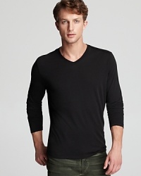 No matter what time you get up on Saturday morning, reach for this comfortable and lightweight V-neck from John Varvatos USA LUXE for a smooth transition into day. No matter what time you get up on Saturday morning, reach for this comfortable and lightweight V-neck from John Varvatos USA LUXE for a smooth transition into day.