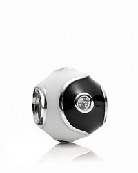 Find perfect balance with PANDORA's silver and enamel yin yang charm. Black and white cubic zirconia adds extra sparkle. Find perfect balance with PANDORA's silver and enamel yin yang charm. Black and white cubic zirconia adds extra sparkle.