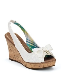 Charming and feminine, the Southpea slingback from Sperry Top-Sider lends instant summer sweetness. Charming and feminine, the Southpea slingback from Sperry Top-Sider lends instant summer sweetness.