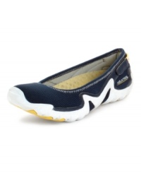 Lightweight and quick-drying, the Sable Creek flats by Mountrek are a camper, hiker or kayaker's best friend! Slip on these easy shoes and keep trail debris out while water drains away. Lightweight and quick-drying, the Sable Creek flats by Mountrek are a camper, hiker or kayaker's best friend! Slip on these easy shoes and keep trail debris out while water drains away.