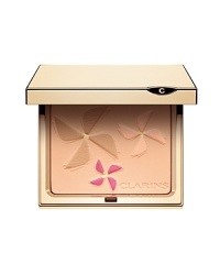 A face palette with an ultra-fine and soft powder texture to illuminate the complexion and deliver a matte result for all skin colors. The complexion appears even and creamy. A face palette with an ultra-fine and soft powder texture to illuminate the complexion and deliver a matte result for all skin colors. The complexion appears even and creamy.