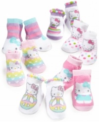 Hello Kitty lends her pretty face to these adorable booties that baby will love wearing on her tiny toes. Hello Kitty lends her pretty face to these adorable booties that baby will love wearing on her tiny toes.