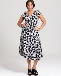 Command a strong stance in this Rachel Pally White Label Plus dress. Dark shades mingle with fresh florals for classic feminine style infused with modern attitude. Command a strong stance in this Rachel Pally White Label Plus dress. Dark shades mingle with fresh florals for classic feminine style infused with modern attitude.