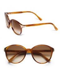THE LOOKCat-eye's silhouetteAcetate framesMetal logo at templesUV protectionSignature case includedTHE COLORBrown tortoise frames with brown gradient lensesORIGINMade in France