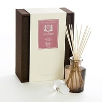 The Aquiesse diffusers use an alcohol free base for a perfume quality pure scents. This beautiful hand-blown smoke brown glass features a perfume decanter with a glass stopper. The Aquiesse diffusers use an alcohol free base for a perfume quality pure scents. This beautiful hand-blown smoke brown glass features a perfume decanter with a glass stopper.