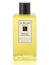 A light, refreshing scent for him or for her, with notes of spicy pimiento and rosemary. Moisturizes and refreshes skin. A light, refreshing scent for him or for her, with notes of spicy pimiento and rosemary. Moisturizes and refreshes skin.