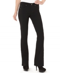 This look from Calvin Klein Jeans offers weekend-chic style. A flattering fit and basic color makes them the perfect match with cozy cardigans or button-front shirts! This look from Calvin Klein Jeans offers weekend-chic style. A flattering fit and basic color makes them the perfect match with cozy cardigans or button-front shirts!