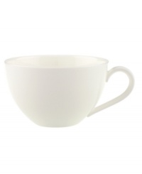 Truly timeless, the graceful Anmut breakfast cup is crafted in the premium bone china of Villeroy & Boch and finished with a pure white glaze for unparalleled versatility.