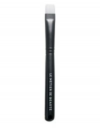 Essential for a chic, sophisticated look. The brush softly and precisely lines upper and lower lids; synthetic brush hairs retain their shape for precision lining. Crafted by master artisans, Le Métier de Beauté Master Brush Collection includes the tools every woman needs for exemplary professional cosmetic application. Essential for a chic, sophisticated look. The brush softly and precisely lines upper and lower lids; synthetic brush hairs retain their shape for precision lining. Crafted by master artisans, Le Métier de Beauté Master Brush Collection includes the tools every woman needs for exemplary professional cosmetic application.