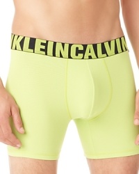 Bold color and a slim fit keep these Calvin Klein boxer briefs moving with you in style throughout your day. Bold color and a slim fit keep these Calvin Klein boxer briefs moving with you in style throughout your day.