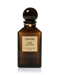 Dark. Sexy. Indulgent. Encompassing and celebrating the yin and the yang, this rich oriental scent reveals Tom Ford's feminine side. Rich feminine florals and the masculine earthiness of black truffle, vanilla, patchouli, oud wood and tree moss add a warm sensuality to this dark chypre oriental. Dark. Sexy. Indulgent. Encompassing and celebrating the yin and the yang, this rich oriental scent reveals Tom Ford's feminine side. Rich feminine florals and the masculine earthiness of black truffle, vanilla, patchouli, oud wood and tree moss add a warm sensuality to this dark chypre oriental.