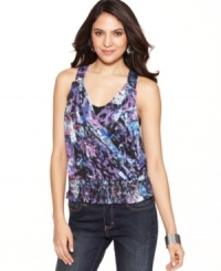 A beautiful print and fabric flourishes keep this Cha Cha Vente top looking fresh! A beautiful print and fabric flourishes keep this Cha Cha Vente top looking fresh!