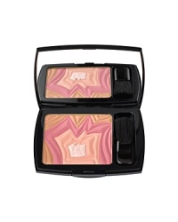 Desert Rose is an all-over powder that gives a subtle shine. A new mix between shaded tones of summer bronze, berry red, soft rose and light pink. Apply with powder Brush, mixing all the shades for an all-over glow. Desert Rose is an all-over powder that gives a subtle shine. A new mix between shaded tones of summer bronze, berry red, soft rose and light pink. Apply with powder Brush, mixing all the shades for an all-over glow.