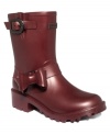 Slosh around without a care. Juicy Couture's Giselle rainboots feature pretty bow detailing on the side that gives these boots an ultra femme touch.
