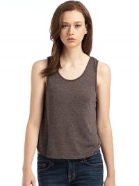 THE LOOKScoop necklineSleevelessCurved hemLonger back hemTHE FITAbout 26 from shoulder to longest point of hemTHE MATERIAL67% polyester/29% rayon/4% spandexCARE & ORIGINHand washImported THE LOOKScoop necklineSleevelessCurved hemLonger back hemTHE FITAbout 26 from shoulder to longest point of hemTHE MATERIAL67% polyester/29% rayon/4% spandexCARE & ORIGINHand washImported