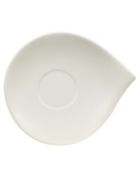Reshape modern tables with the Flow tea saucer from Villeroy & Boch. A fluid, asymmetrical design in white fine china offers unconventional elegance for every meal and occasion. Reshape modern tables with the Flow tea saucer from Villeroy & Boch. A fluid, asymmetrical design in white fine china offers unconventional elegance for every meal and occasion.