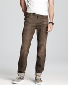 This straight leg jean from 7 For All Mankind pairs effortlessly with polos, tees and button-downs alike.
