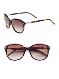 THE LOOKModified cat's eye style Acetate framesLogo accented temples UV protectionSignature case includedTHE COLORTortoise with brown gradient lensesORIGINMade in France THE LOOKModified cat's eye style Acetate framesLogo accented temples UV protectionSignature case includedTHE COLORTortoise with brown gradient lensesORIGINMade in France