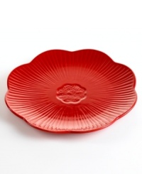 In full bloom, the Red Floral salad plates from The Cellar bring new life to any table with a vibrant hue and pretty textured detail. A perfect complement to the stylized florals of Stems dinnerware. In full bloom, the Red Floral salad plates from The Cellar bring new life to any table with a vibrant hue and pretty textured detail. A perfect complement to the stylized florals of Stems dinnerware.