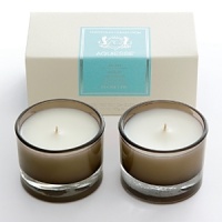 Aquiesse uses a proprietary soy wax blend and is made with organic soy bean oil and carefully selected lead-free wicks. The soy candle is stylishly encased in smoke-brown glass. Aquiesse uses a proprietary soy wax blend and is made with organic soy bean oil and carefully selected lead-free wicks. The soy candle is stylishly encased in smoke-brown glass.