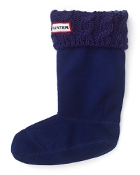 A supersoft and cozy sock that looks just like Hunter's classic welly, with fold top and logo appliqué. A supersoft and cozy sock that looks just like Hunter's classic welly, with fold top and logo appliqué.