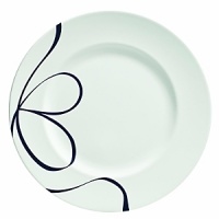 Glissé is a modern and stylized design inspired by Vera's love of figure skating. This indigo blue pattern is the ultimate new classic. Glissé is a modern and stylized design inspired by Vera's love of figure skating. This indigo blue pattern is the ultimate new classic.