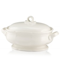 Gently scalloped edges in hardy stoneware give the French Countryside casserole an effortless grace that's ideal for every day. With a rich, creamy glaze to suit any setting. From Mikasa.