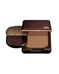 An oil-free bronzing powder that provides an all-day, air-brushed finish. Creates a natural, radiant sun-kissed look. Formulated with Soft Airy Powder for a perfectly even, natural finish. An oil-free bronzing powder that provides an all-day, air-brushed finish. Creates a natural, radiant sun-kissed look. Formulated with Soft Airy Powder for a perfectly even, natural finish.