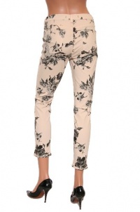Women's J Brand Mid Rise Floral Capri Jean in Express Size 29 Women's J Brand Mid Rise Floral Capri Jean in Express Size 29