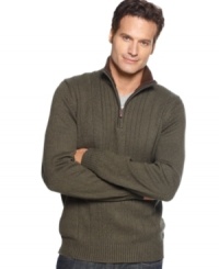 Classic and cool, you'll be up to your neck in comfort with this Oscar de la Renta 1/4-zip sweater featuring a fleece-lined collar. Classic and cool, you'll be up to your neck in comfort with this Oscar de la Renta 1/4-zip sweater featuring a fleece-lined collar.