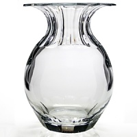 Made entirely from hand, each piece of William Yeoward Crystal draws its inspiration from antique crystal pieces originally made in England during the 18th and early 19th centuries. Featuring classical flat cuts, it is an eye-catching object of beauty. Made entirely from hand, each piece of William Yeoward Crystal draws its inspiration from antique crystal pieces originally made in England during the 18th and early 19th centuries. Featuring classical flat cuts, it is an eye-catching object of beauty.