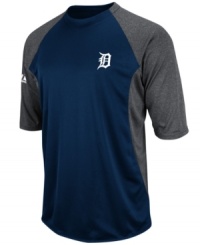 At home or on the road, show your true colors and support your favorite team with this color-blocked MLB Detroit Tigers shirt from Majestic. At home or on the road, show your true colors and support your favorite team with this color-blocked MLB Detroit Tigers shirt from Majestic.
