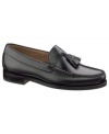 The vintage details and modern accents on this pair of men's dress shoes team up to add sleek, sophisticated style to these timeless tassel loafers for men from Sebago.