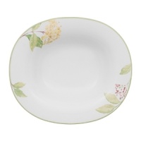 The Green Garland collection is composed of pure white fine china. Each piece features a light, fresh floral treatment in soft shades of green and yellow. Shape is always important and Villeroy & Boch, offering tableware pieces in this collection in round or oblong to create a decidedly modern approach. The Green Garland collection is composed of pure white fine china. Each piece features a light, fresh floral treatment in soft shades of green and yellow. Shape is always important and Villeroy & Boch, offering tableware pieces in this collection in round or oblong to create a decidedly modern approach.