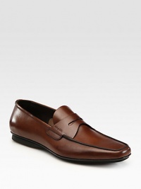 Fine Italian craftmanship defines this timeless loafer design on calfskin leather.Leather upperLeather liningRubber soleMade in Italy Fine Italian craftmanship defines this timeless loafer design on calfskin leather.Leather upperLeather liningRubber soleMade in Italy