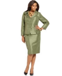 Special touches like a removable floral pin and a multi-vent hem create a unique look. Wear Le Suit's plus size skirt suit with a pair of ladylike heels for extra polish. Special touches like a removable floral pin and a multi-vent hem create a unique look. Wear Le Suit's plus size skirt suit with a pair of ladylike heels for extra polish.