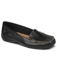 Modern sophistication. The Century flats Naturalizer feature a luxe leather upper and contrasting stitching around the toe. Modern sophistication. The Century flats Naturalizer feature a luxe leather upper and contrasting stitching around the toe.