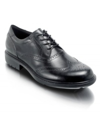 Old school charm meets modern comfort with these throwback wingtip oxfords from Rockport. This pair of men's dress shoes strikes the right balance between traditional charm and updated functionality, so your options for any day of the week just got a whole lot cooler. Old school charm meets modern comfort with these throwback wingtip oxfords from Rockport. This pair of men's dress shoes strikes the right balance between traditional charm and updated functionality, so your options for any day of the week just got a whole lot cooler.