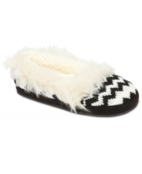Indoor comfort, outdoor durability, these Biscotti slippers from Roxy are cute style for laid-back weekend fun. Indoor comfort, outdoor durability, these Biscotti slippers from Roxy are cute style for laid-back weekend fun.