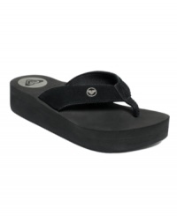 Your wardrobe isn't complete without the basics. Roxy's Hula platform thong sandals are a warm-weather essential. Your wardrobe isn't complete without the basics. Roxy's Hula platform thong sandals are a warm-weather essential.