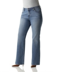 Define your style with these relaxed, boot cut jeans from Levi's, perfectly contoured to prevent gapping at the waist. Define your style with these relaxed, boot cut jeans from Levi's, perfectly contoured to prevent gapping at the waist.