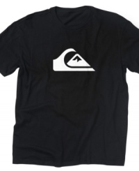 Catch the wave. This Quiksilver T shirt turns up your casual look with sweet, surfer style. Catch the wave. This Quiksilver T shirt turns up your casual look with sweet, surfer style.