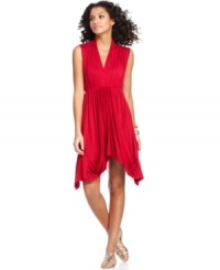 Perfect for making a grand entrance, Cha Cha Vente's draped jersey dress is both elegant and seductive! Perfect for making a grand entrance, Cha Cha Vente's draped jersey dress is both elegant and seductive!