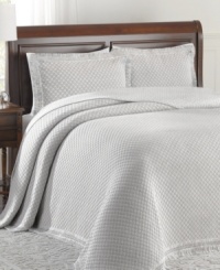 Utterly classic, a woven diamond design accents this Woven Jacquard sham for homespun comfort with a look of simple elegance. Embellished with an all-around fringe and comes in five colorways. Utterly classic, a woven diamond design accents this Woven Jacquard sham for homespun comfort with a look of simple elegance. Embellished with an all-around fringe and comes in five colorways.
