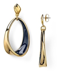 Work Robert Lee Morris Soho's city sleek aesthetic into your looks with these twisted drop earrings, styled to perfection with draped jersey or leather. Work Robert Lee Morris Soho's city sleek aesthetic into your looks with these twisted drop earrings, styled to perfection with draped jersey or leather.